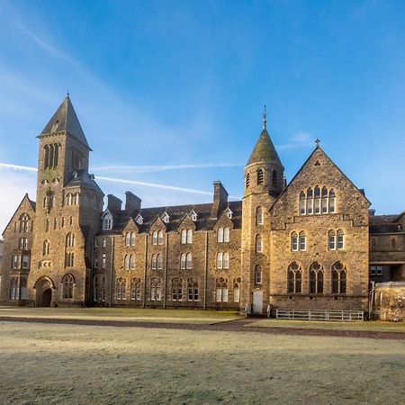 The Caledonian 3 Bedroom Self Catering Apartment In Historic Abbey Fort Augustus Luaran gambar