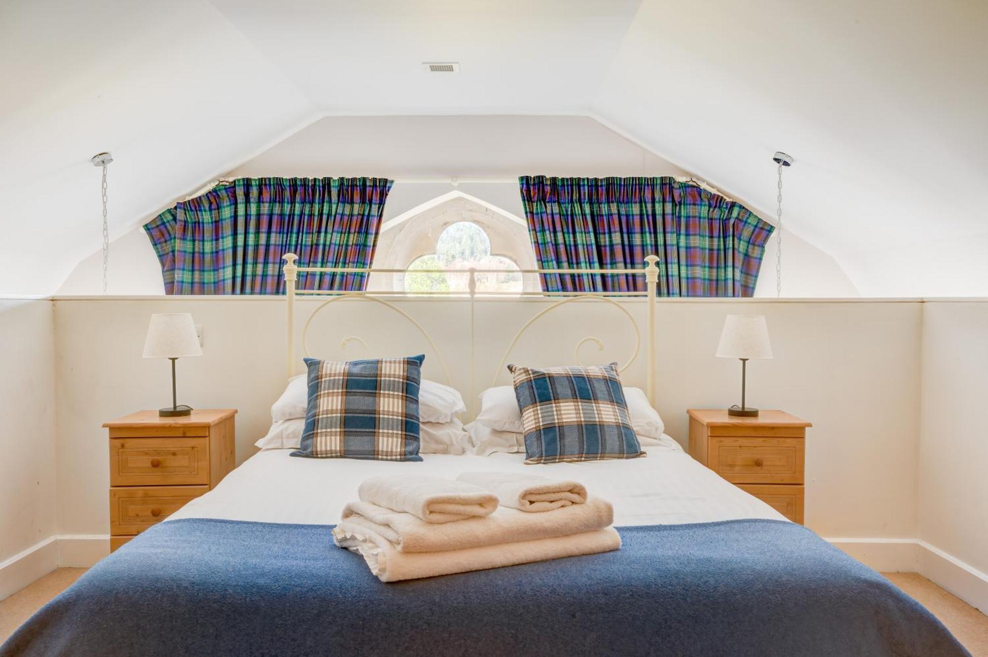 The Caledonian 3 Bedroom Self Catering Apartment In Historic Abbey Fort Augustus Luaran gambar